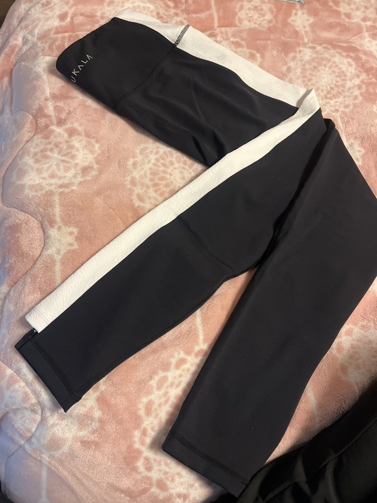 SUKALA】バイカラーアシンメトリーレギンス(XS・S・M・L・LLサイズ