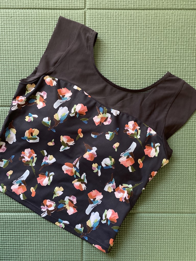 SUKALA】ローズプリントグレースショートトップス(S・M・Lサイズ