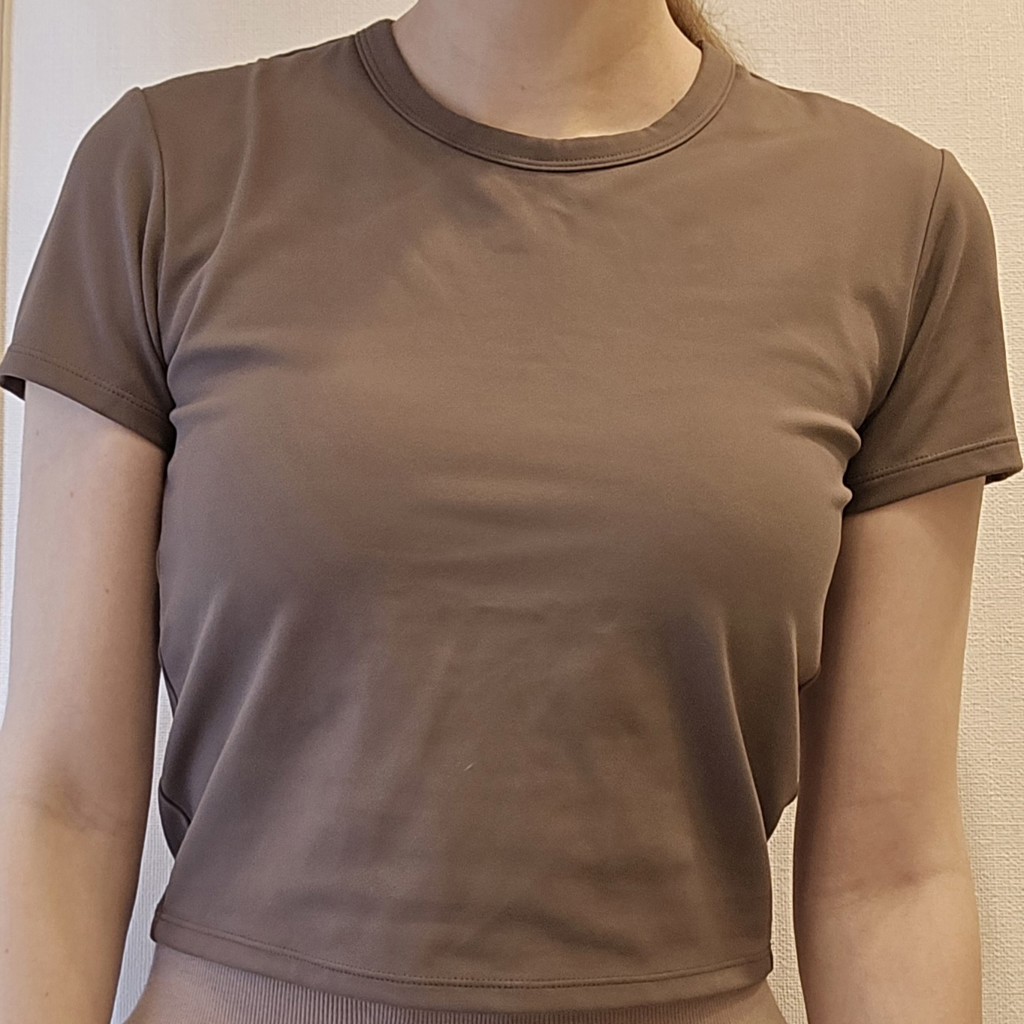 SUKALA】カップ付きクロップドTee(Sサイズ ボルドー): ヨガウェアLAVA
