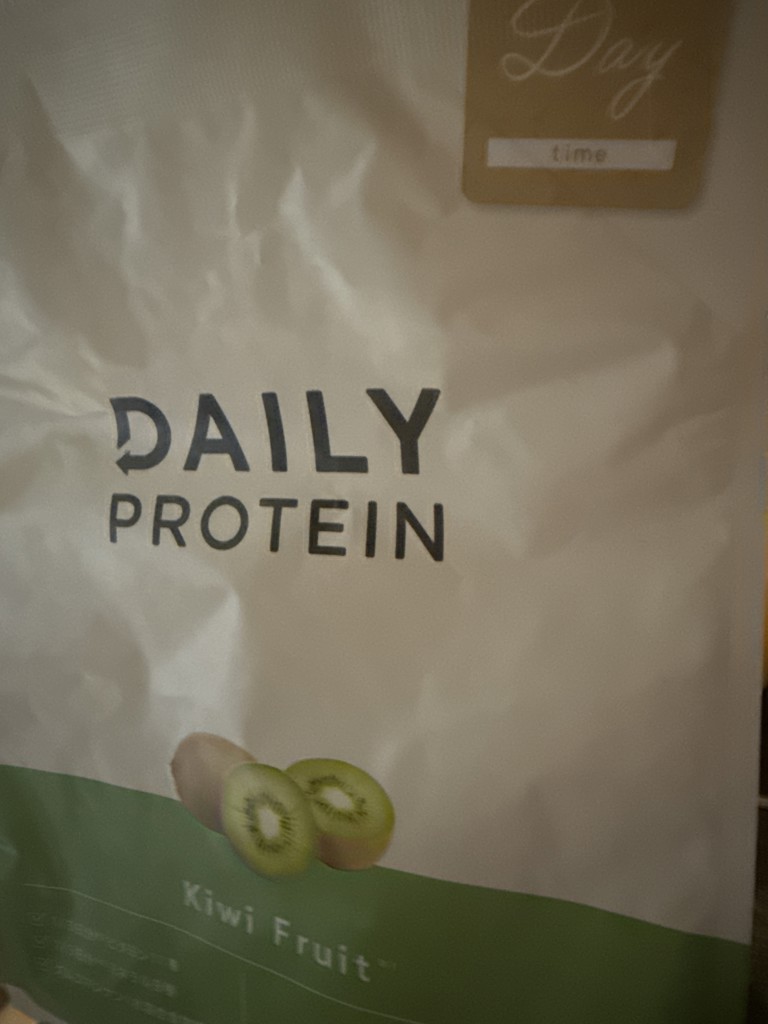 LAVA デイリープロテイン Day キウイフルーツ味2袋、シェイカー、スプーン デイリープロテイン Day キウイフルーツ味[2袋]: 美容・健康LAVA