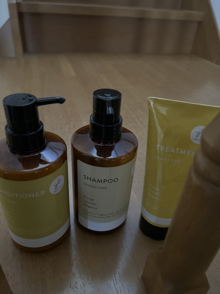 Yoganic Life シャンプーコンディショナートリートメント3点