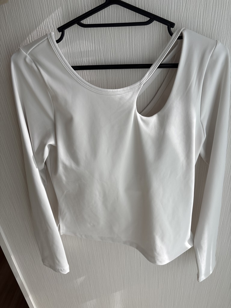 SUKALA】カップ付きモダンカットアウトロングスリーブ(S・M・Lサイズ