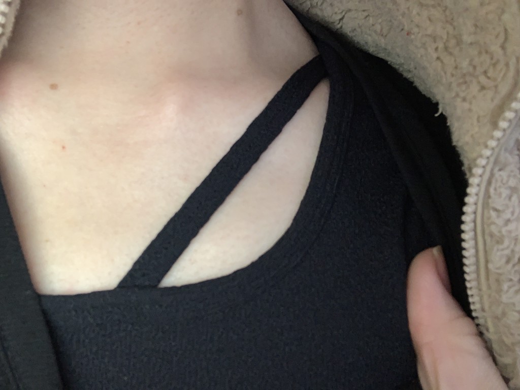 SUKALA】クロスデザインショートタンクトップ(XSサイズ ワイン