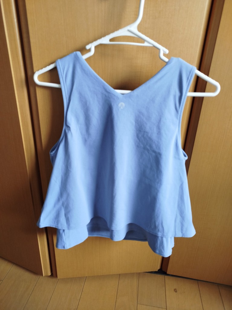 SUKALA カップ付きフレアトップ Sサイズ スモークブルー　新品未使用 新品 sukala スカーラ カップ付きフレアタンクトップ スモーク