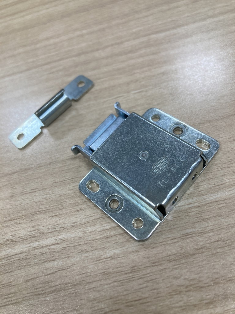 栃木屋EC_プッシュキャッチ: キャッチ・ラッチ・ファスナー・錠前