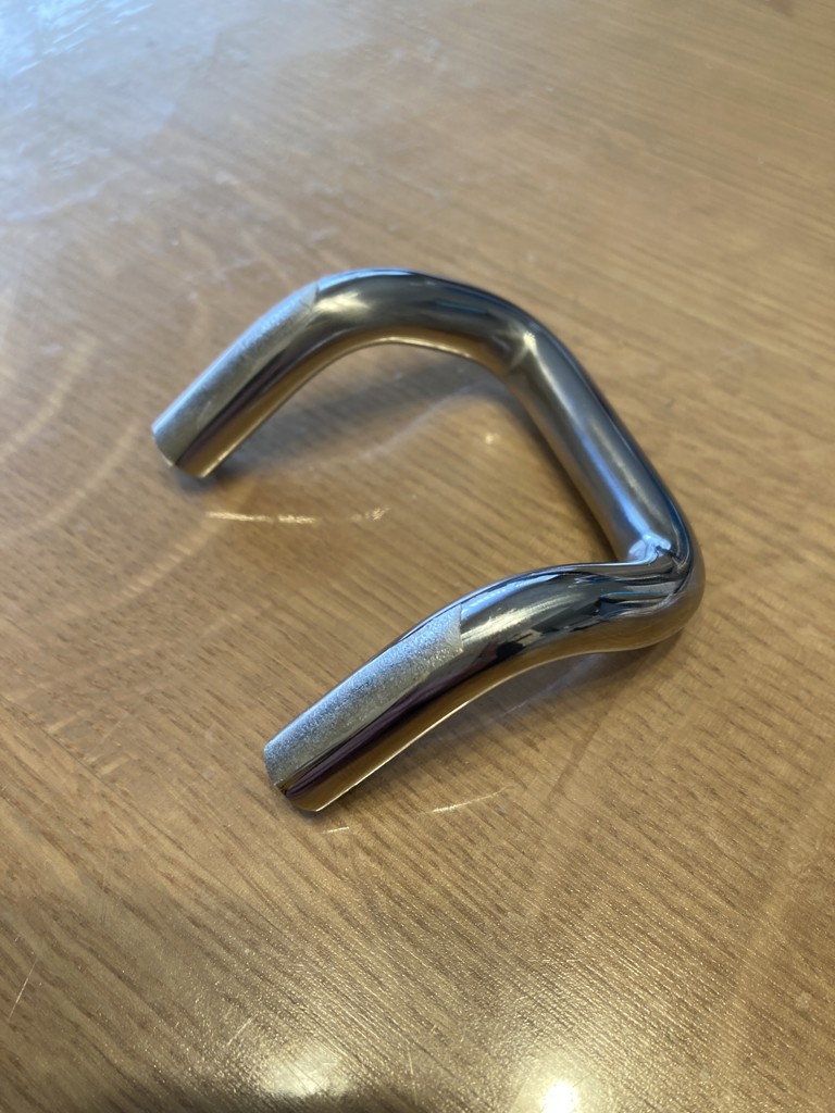 栃木屋EC_ステンレス丸棒取手（傾斜型）: 取手・ハンドル