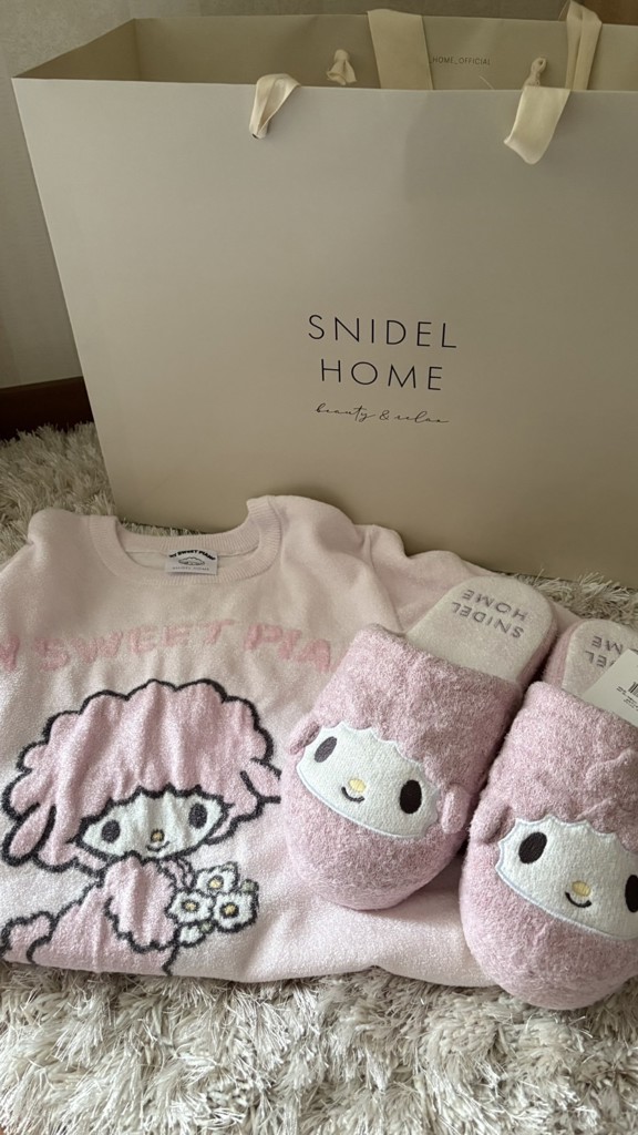 【新品未開封】スナイデルホーム 限定【MY MELODY】ニットセットアップ 新品】スナイデルホームMY MELODY ニットセットアップ 限定