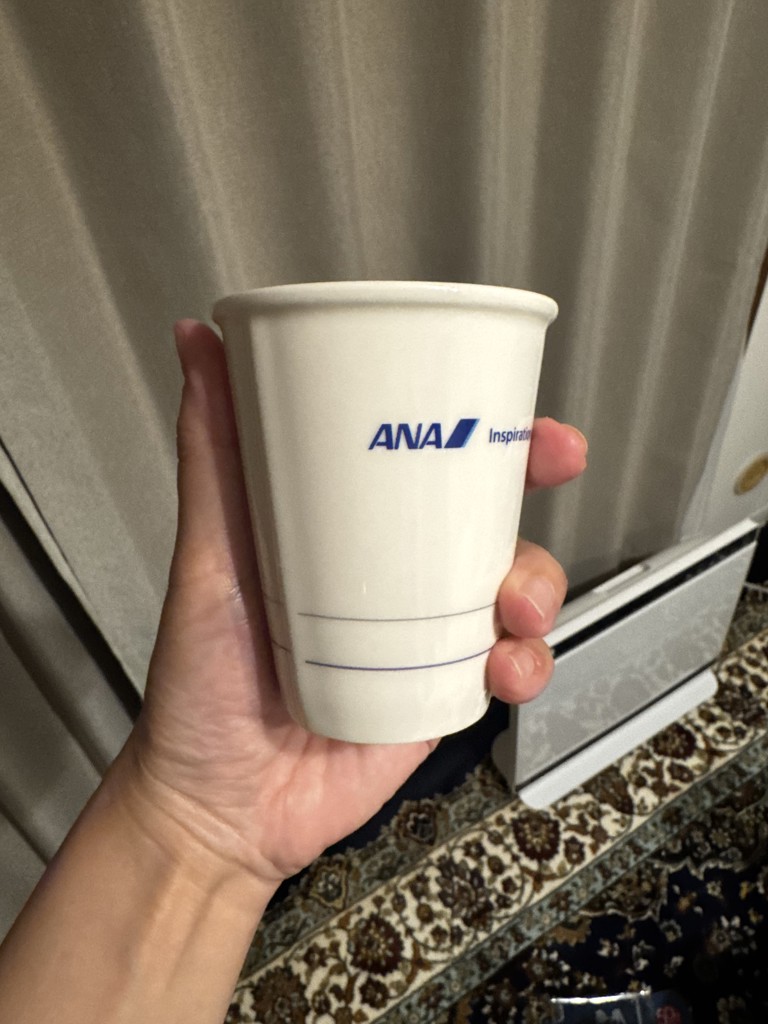 ANA　全日空　機内紙コップデザイン陶器マグ２個セット ANA 全日空 機内紙コップデザイン陶器マグ2個セット - メルカリ