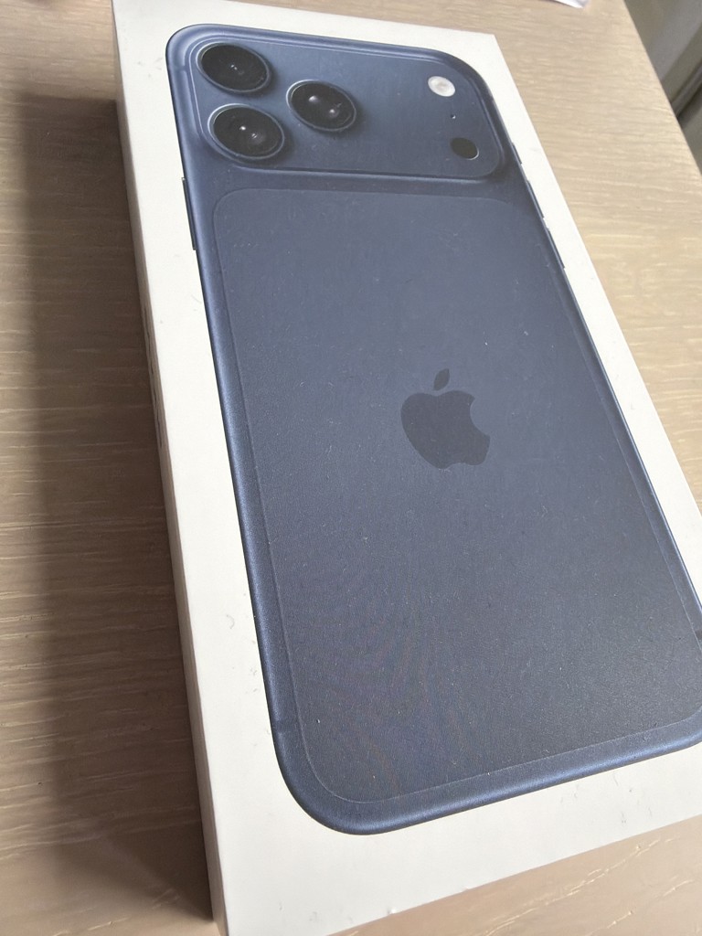 iPhone 17 Pro Max 256GB ディープブルー: Apple Rewards Store