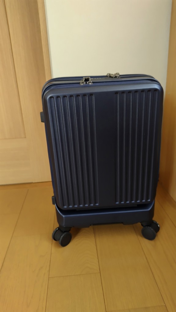 ANAオリジナル フロントオープンキャリー 機内持ち込みサイズ（40L）ネイビー ANAオリジナル＞フロントオープンキャリー 機内持ち込みサイズ