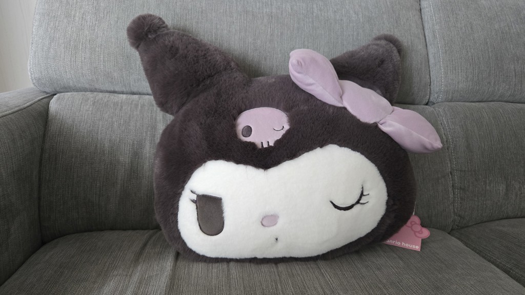 リボンウィンクフェイスファークッション(インテリア) │sanrio house