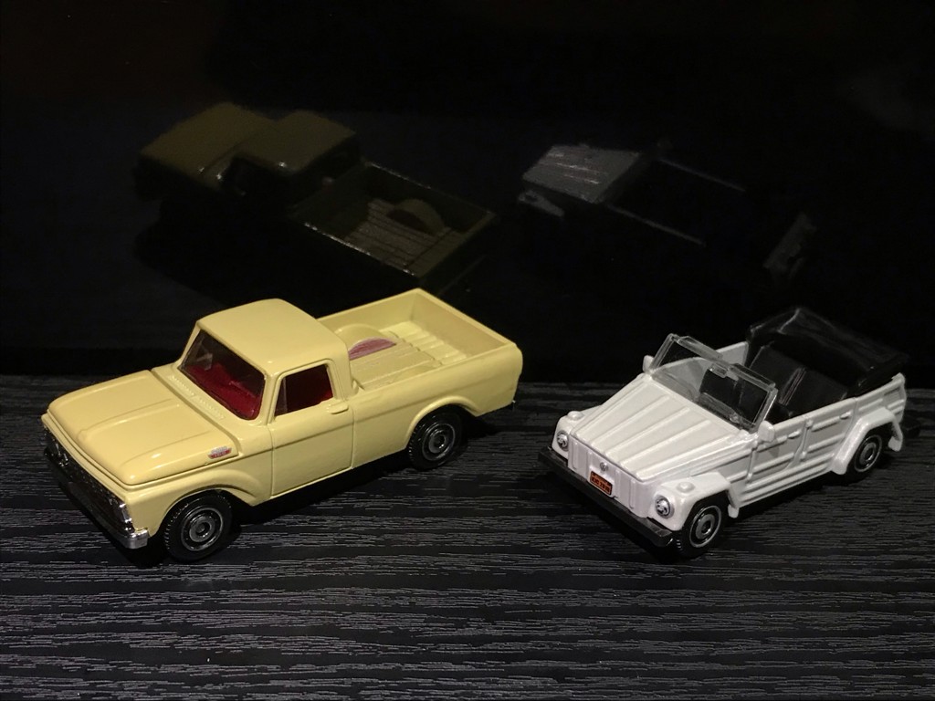 トミカリミテッドヴィンテージネオ LV-195d ダットサン 1300 トラック