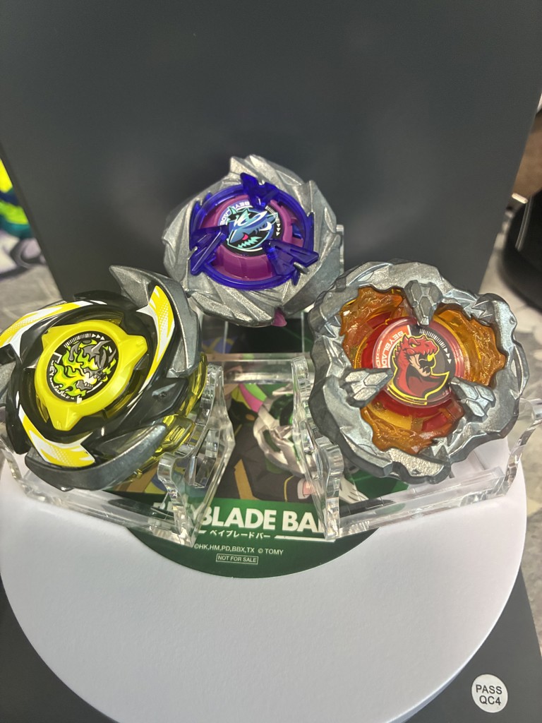 BEYBLADE X UX-15 Shark Scale Deck Set|Set|Limited edition and new