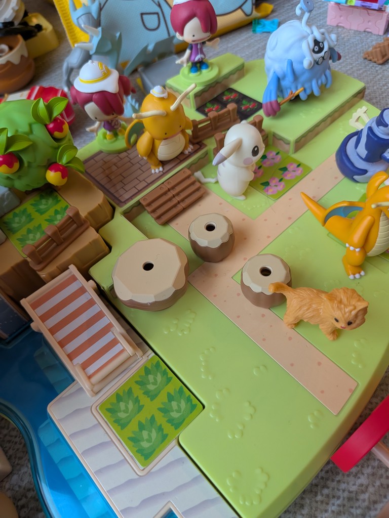 Pokémon toy MonColle Poko A Pokémon Collection Let's Create