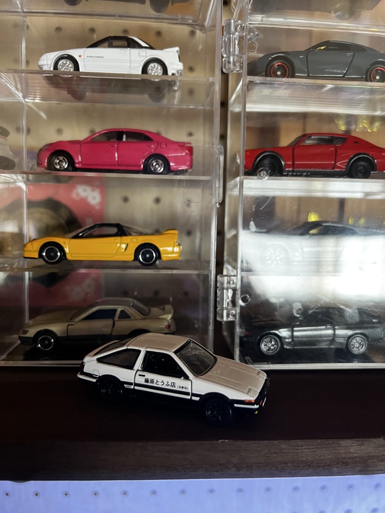 トミカプレミアムunlimited 01 頭文字D AE86 トレノ(藤原拓海)｜トミカ