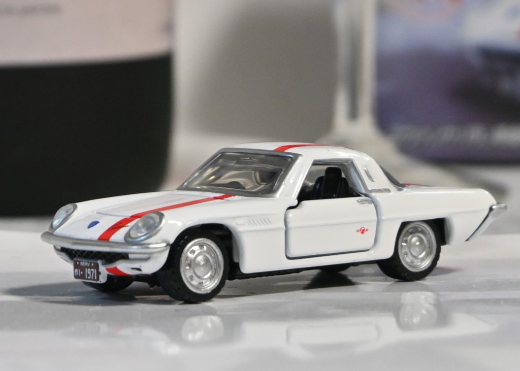 TOMICA Premium unlimited 04 Evangelion New Theatrical Version NERV