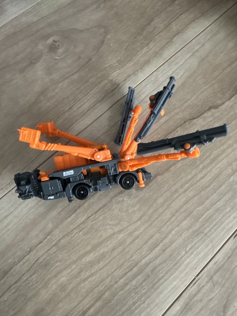 Long Type TOMICA No.136 Furukawa Rockdrill Boltinger (B32RL