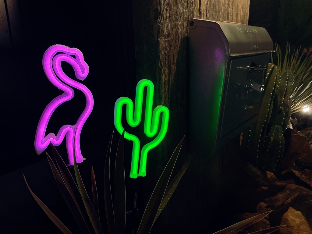 DULTON ONLINE SHOP | SOLAR NEON LIGHT FLAMINGO(FLAMINGO 