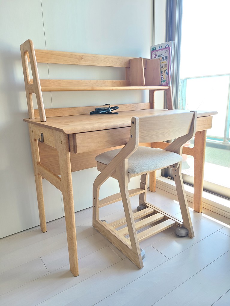 コイズミ] 木製チェア ビーノ FLC－848 MOSA(MOSA): 学習机