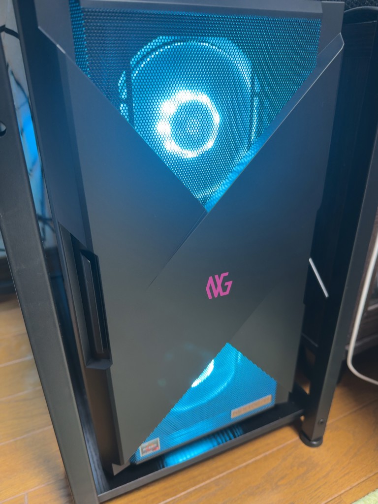 ミ*ニ様 Windows PC ミルキーホワイトの筐体が新鮮！ メモリたっぷりで動画編集も快適な高