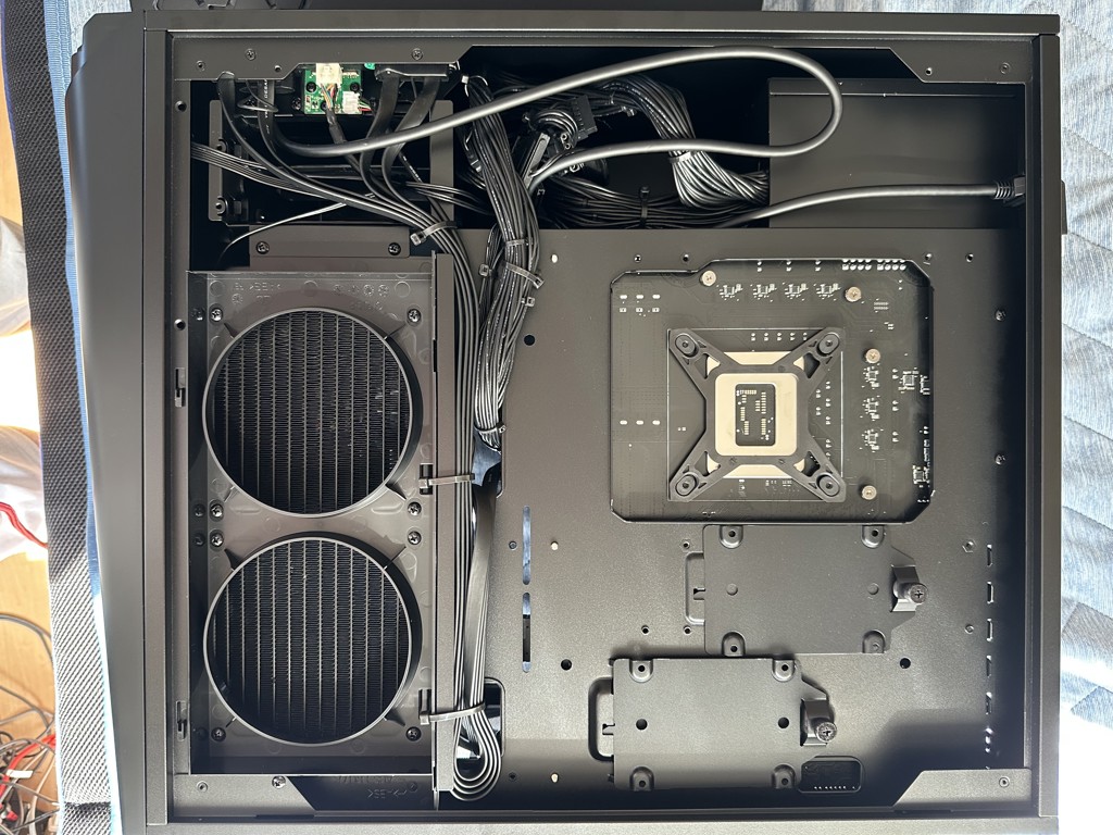 G-Tune HN-Z-WA [ Windows 11 ](ガラスサイドパネル標準モデル