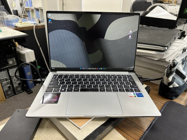 DAIV 4P Windows 11 Iris Xe グラフィックス搭載 高性能 軽量