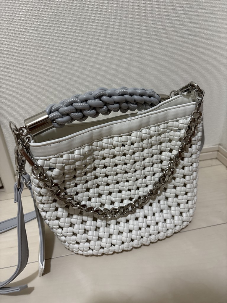 【美品】DIANA ダイアナ メッシュ編みショルダーバッグ シルバー 未使用 夏 美品】DIANA ダイアナ メッシュ編みショルダーバッグ シルバー