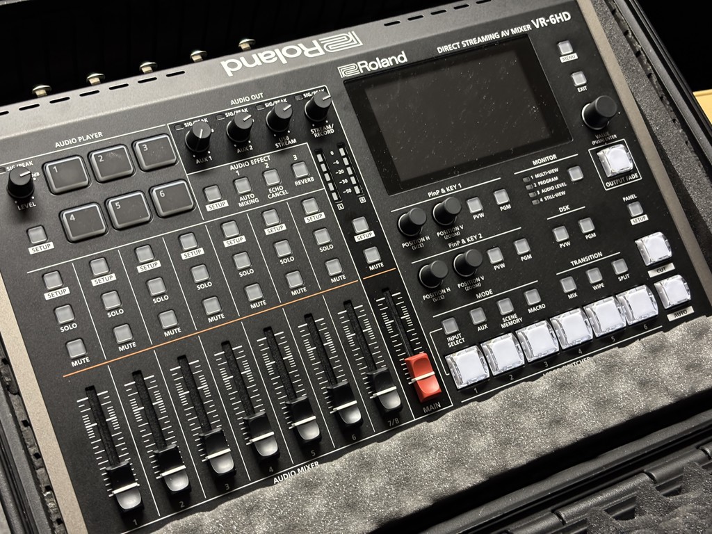 Roland VR-6HD Streaming AV Mixer｜新品通販フジヤカメラ