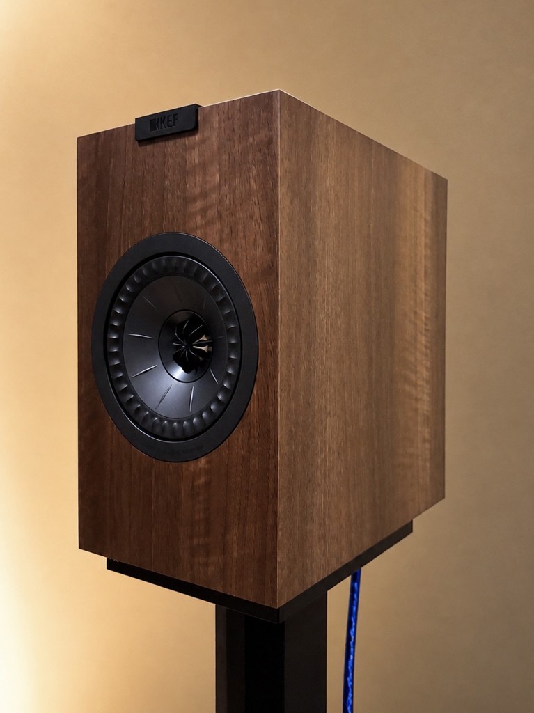 そのまま購入 Meta｜自宅で試聴 Q1 KEF 使用頻度少なめ / 元箱あり / スピーカー Q1 【極美品】KEF - Audio Onsite スピーカー・ウーファー