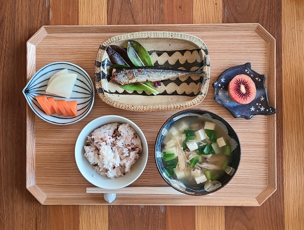 RIN&CO. 越前木工 隅切トレー 大｜食卓の道具｜中川政七商店 公式サイト