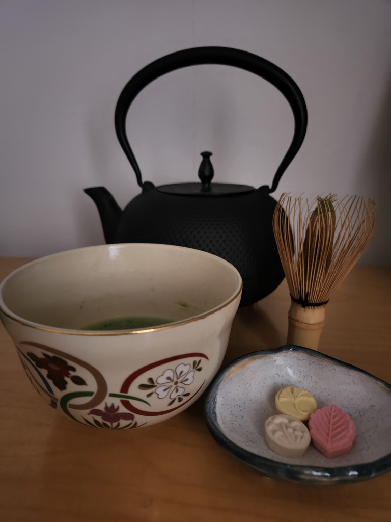 及源鋳造 南部鉄瓶 観月アラレ 1.2L｜食卓の道具｜中川政七商店 公式サイト