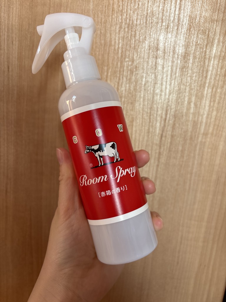 カウブランド 赤箱の香りのルームスプレー(5.5×5.5×20㎝ / 248g（容器