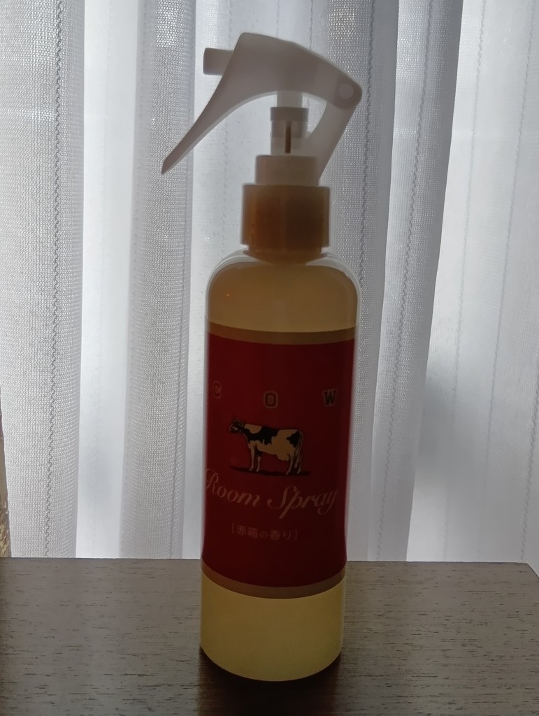 カウブランド 赤箱の香りのルームスプレー(5.5×5.5×20㎝ / 248g（容器