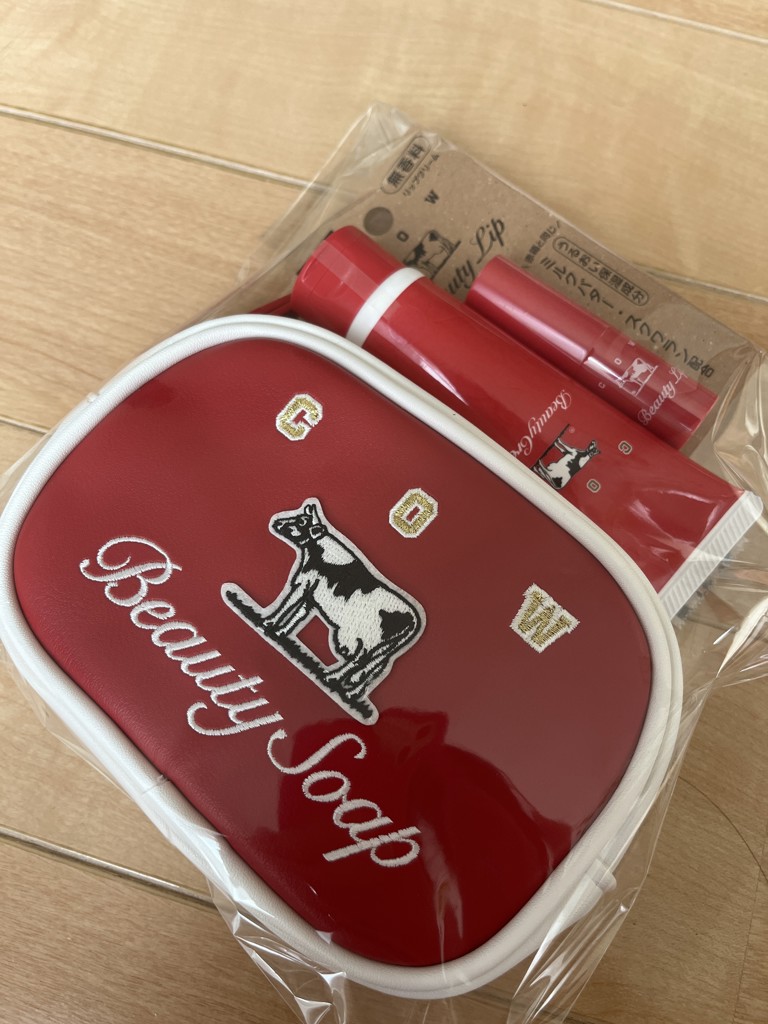 カウブランド赤箱 ポーチセット(ポーチ、リップクリーム）(ポーチ 縦11