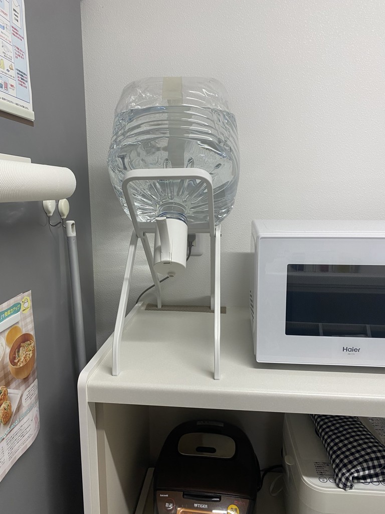 プレミアムウォーター スタンド式 ホワイト プレミアムな水・もの・暮らし |常温キット タワー ホワイト