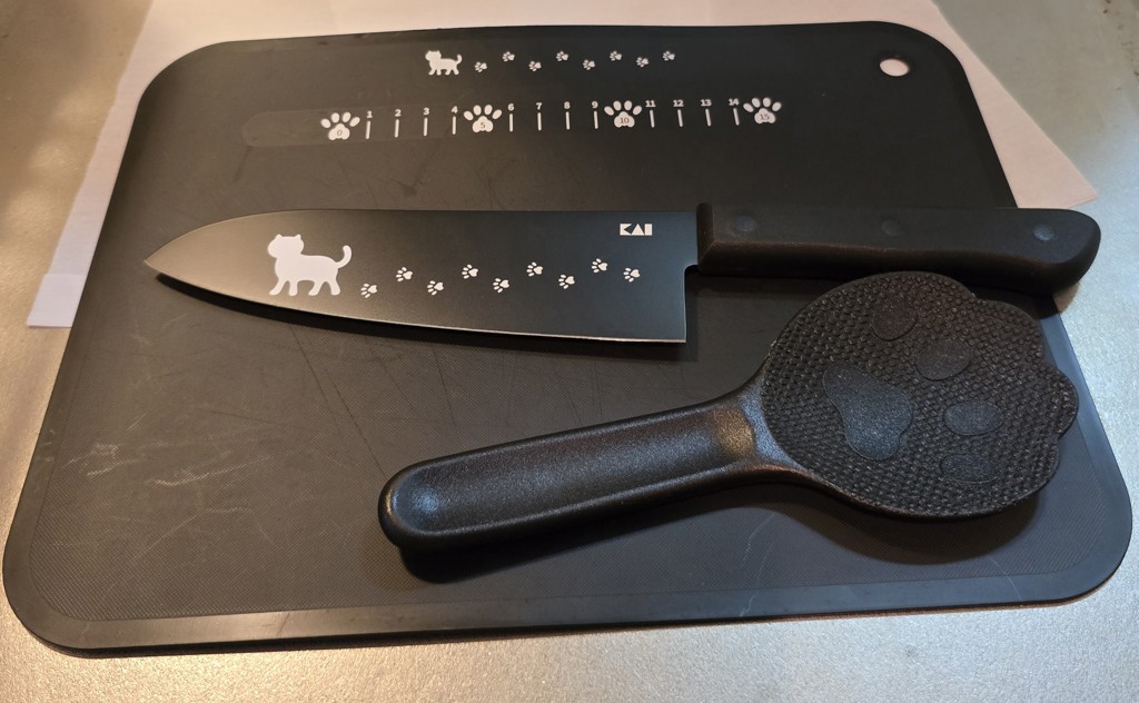 Nyammy(ニャミー) 7点セット シートまな板付き: キッチン用品｜貝印