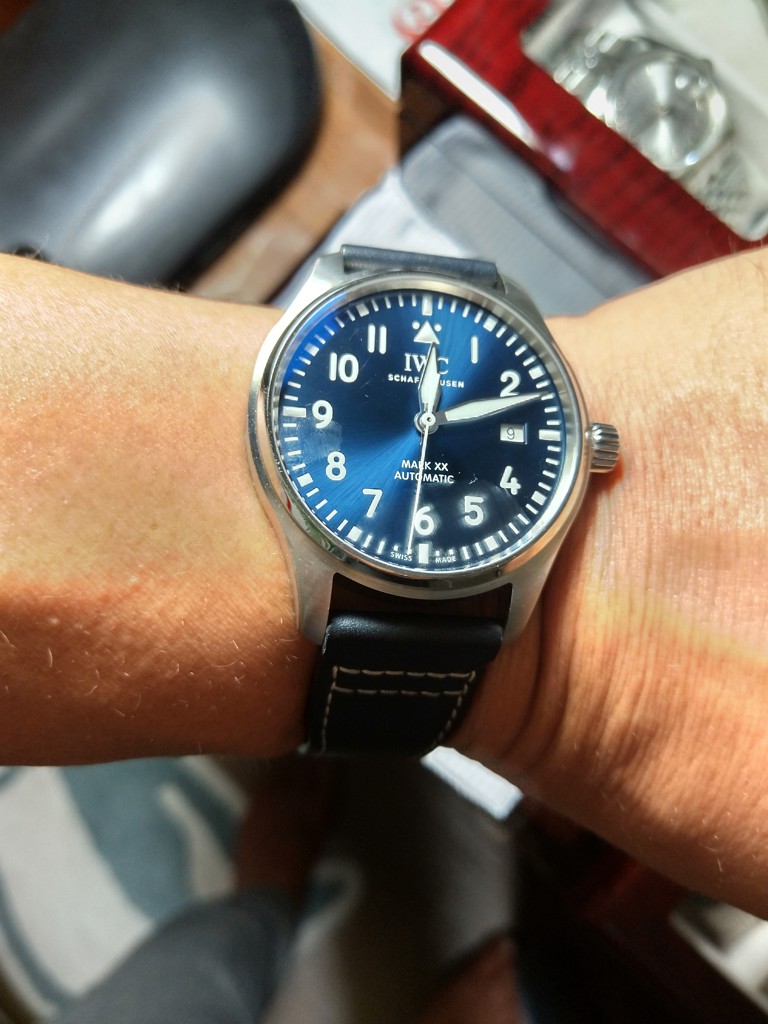 レア RADO 手巻 Lepordeluxe シルバー 純正SSブレス 腕時計 RADO ラドー 1960年代製 手巻腕時計 純正ブレス付 - メルカリ