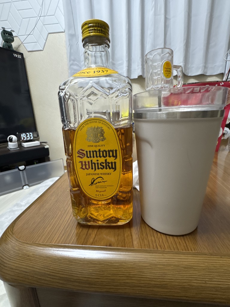 数量限定ハンカチ付】サントリー 角瓶 700ml（山崎・白州蒸溜所原酒