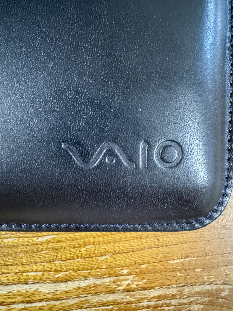 VAIO SX14-R専用レザーPCケース 勝色｜VAIO公式 オンラインストア