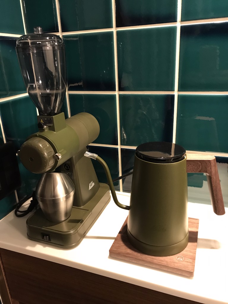 kalita カリタ 電気ケトル KEDP-600KKJP(カーキ) -の商品詳細