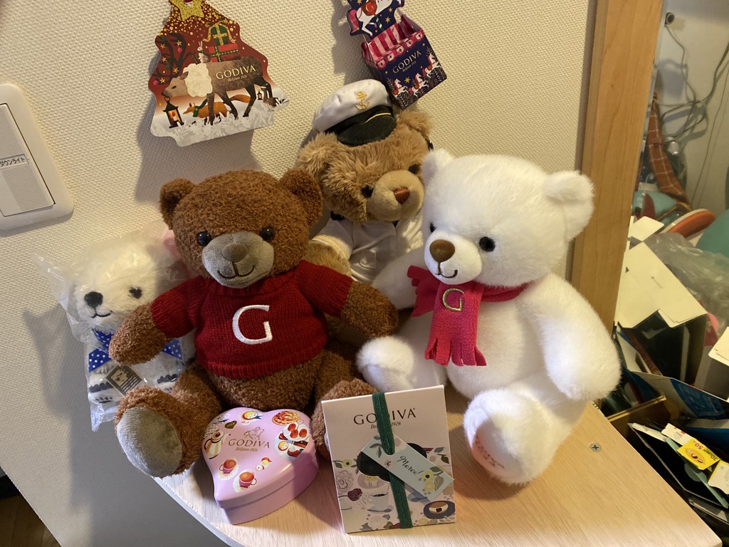 Amazon.co.jp: GODIVA ベア2022限定 : おもちゃ