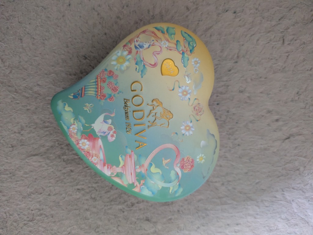 ゴディバ アーリースプリング G キューブ アソートメント ミニハート缶