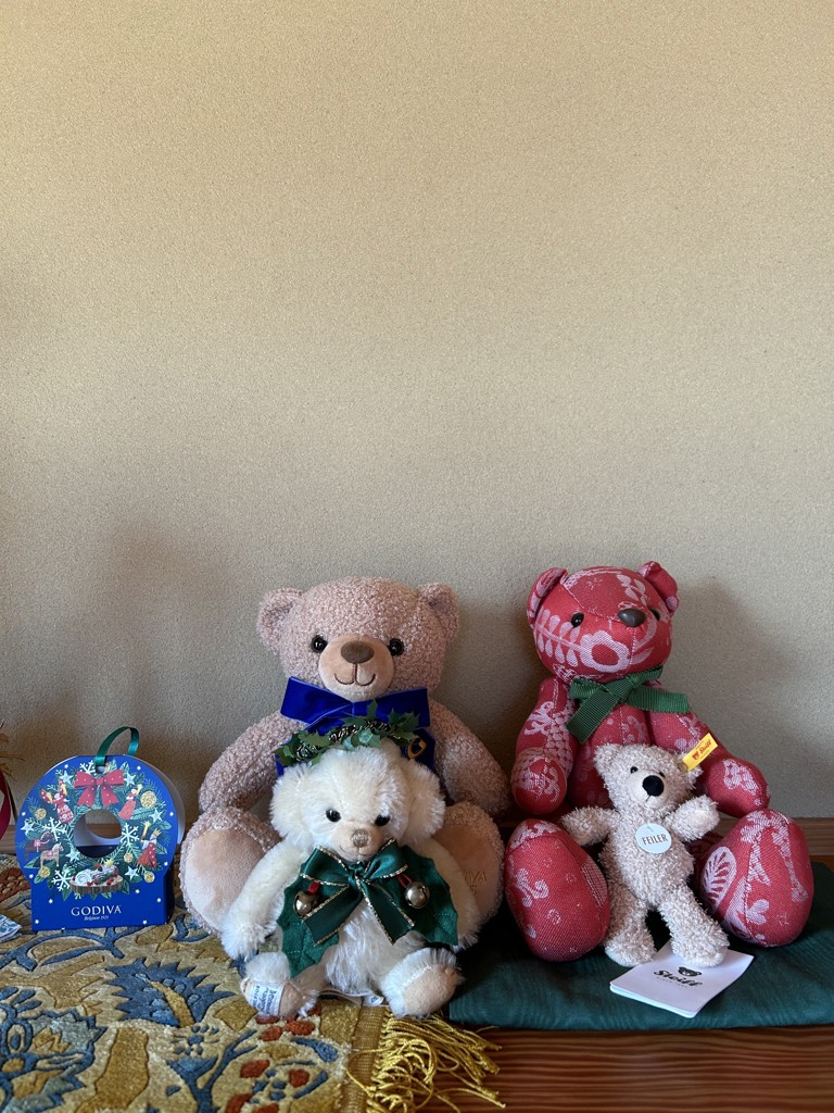 ゴディバ ブッシュ ド ノエル ベア & G キューブ オーナメント（2粒入