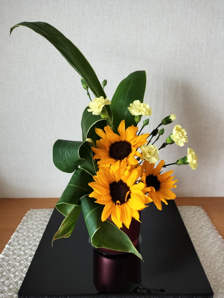 生花】ひまわり(オレンジ) 品種おまかせ【60cm/長野県】｜Flower Smith