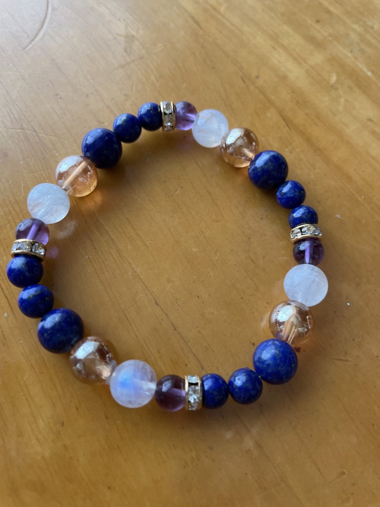 月華(げっか)ラピスラズリ ブレスレット(LAPIS): 『岩座(いわくら