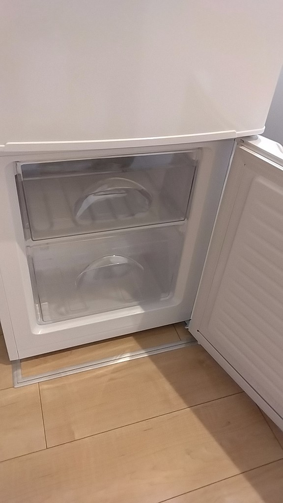 冷蔵庫 一人暮らし 小型 2ドア 106L (冷蔵室73L/冷凍室33L) YFR-D111(W 冷蔵庫 一人暮らし 小型 2ドア 106L (冷蔵室73L/冷凍室33L) YFR-D111(W