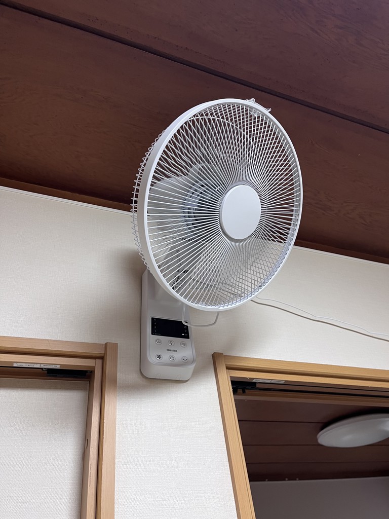 壁掛け扇風機 左右首振り リモコン 入切タイマー YWX-E30E 山善 | 山善