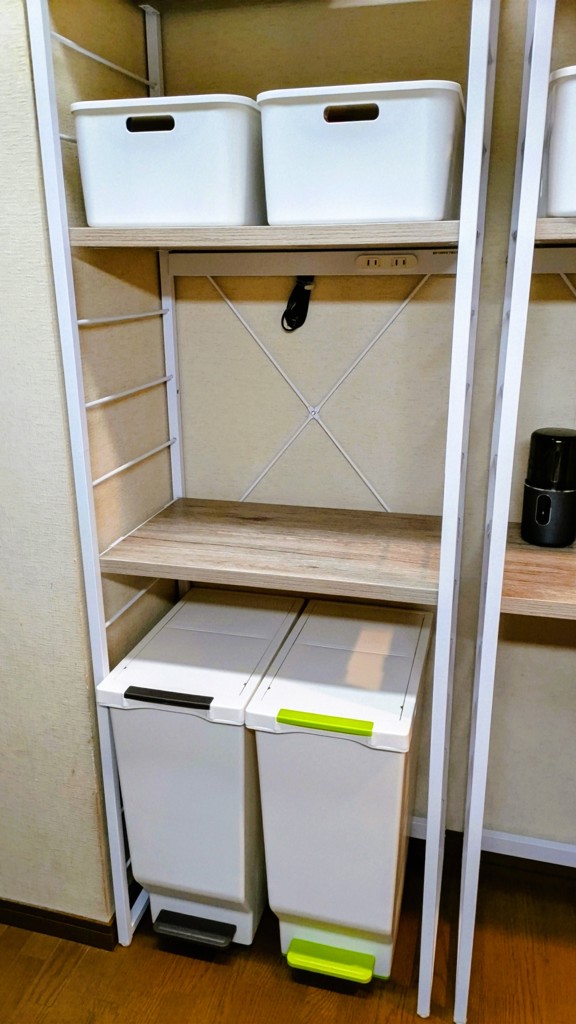 ゴミ箱上ラック コンセント付き (幅60 奥行41 高さ194cm) MES-19603