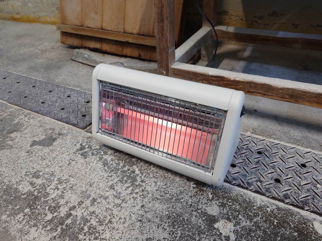 電気ストーブ 400W 転倒OFFスイッチ DS-F045 山善 | 山善ビズコム