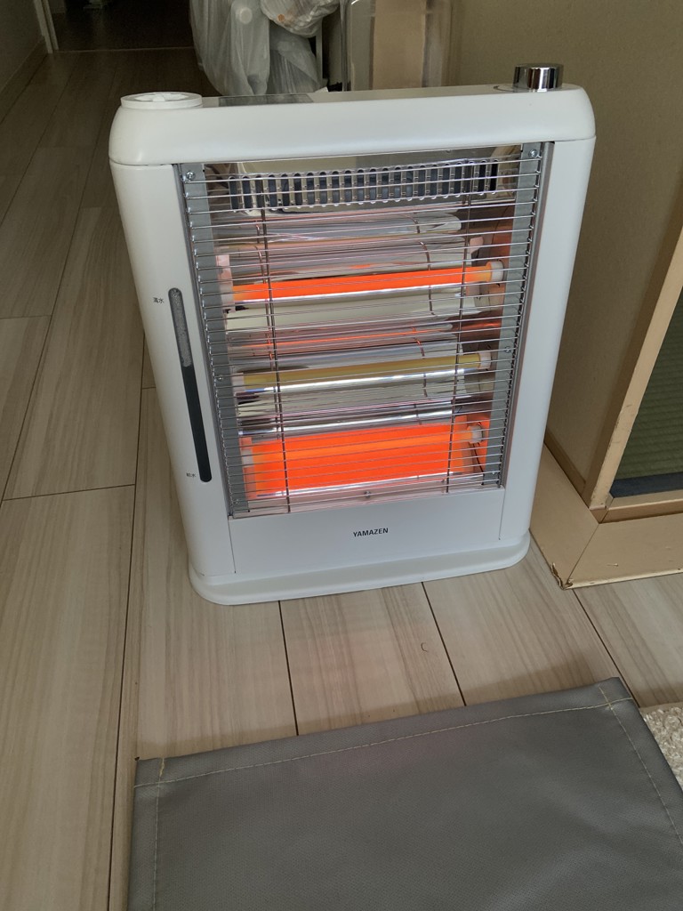 遠赤外線電気ストーブ 加湿機能 DSE-KE101(W) 山善 | 山善ビズコム